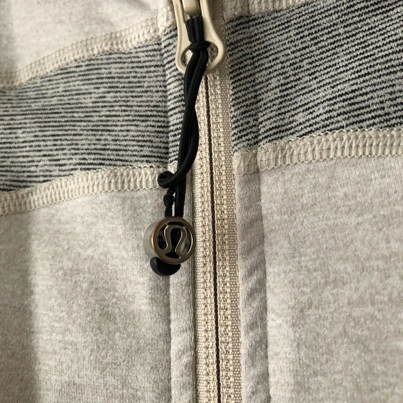 lululemon jacket. Size 10. Great condition - Picture 5 of 7